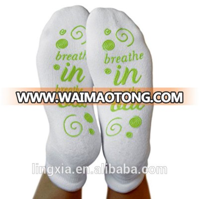 Factory Wholesale Pilates No Toe Happy Feet Grip Floor Socks, Dancing Non Skid Balance Bamboo Yoga Socks